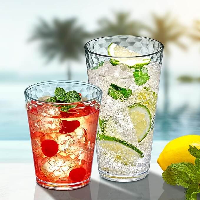 Snowflake Clear Reusable Plastic Tumblers – Set of 12 (16 oz & 24 oz)